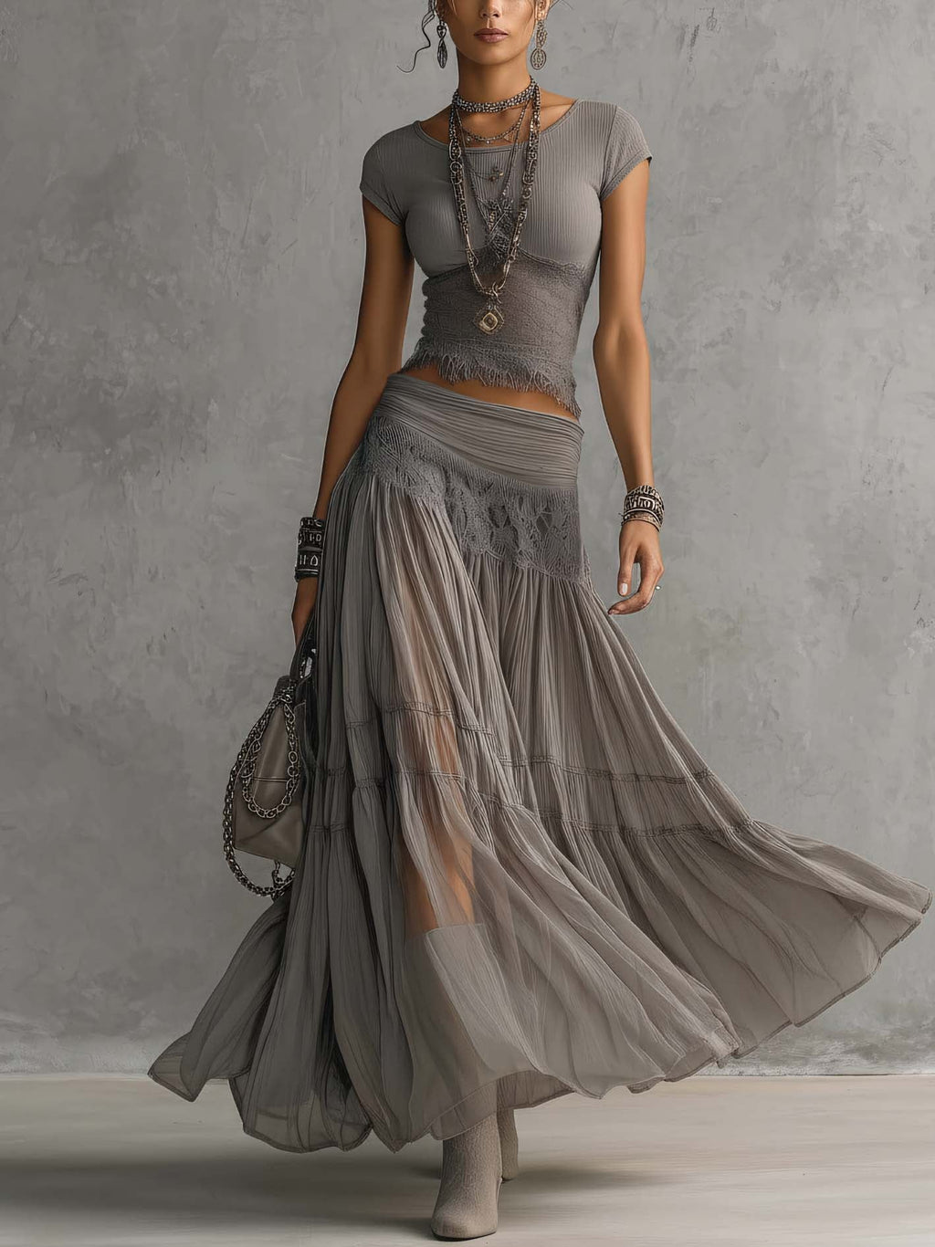 Alba™ | Completo grigio con top in pizzo e gonna lunga a pieghe