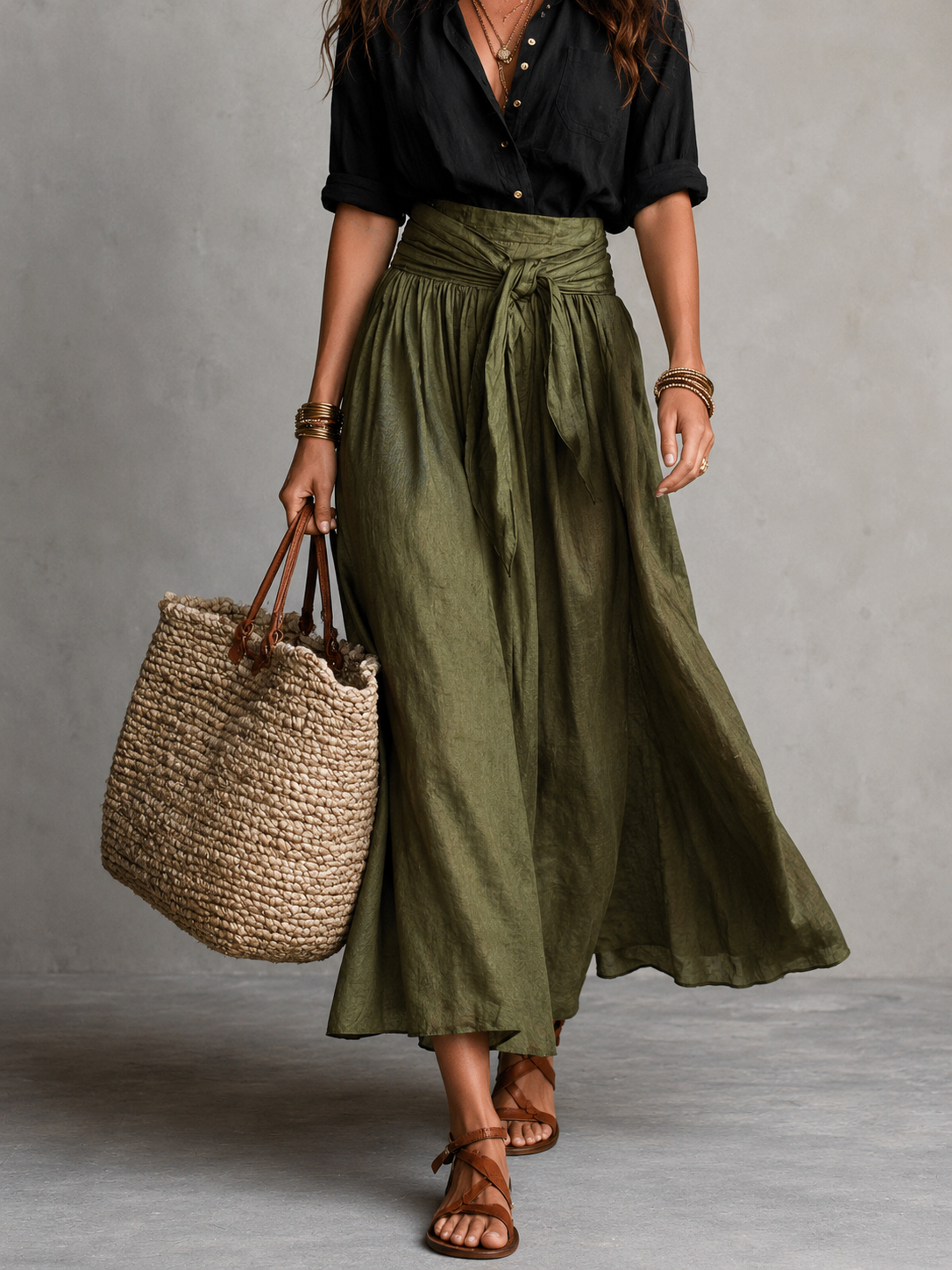 Vera™ | Completo Due Pezzi: Top Nero e Gonna Midi Verde Oliva