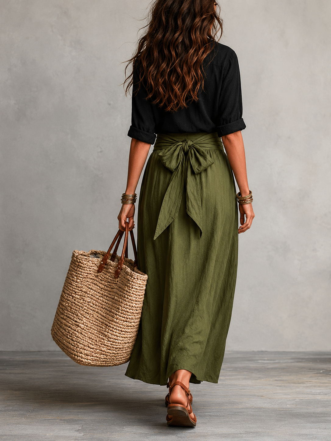 Vera™ | Completo Due Pezzi: Top Nero e Gonna Midi Verde Oliva