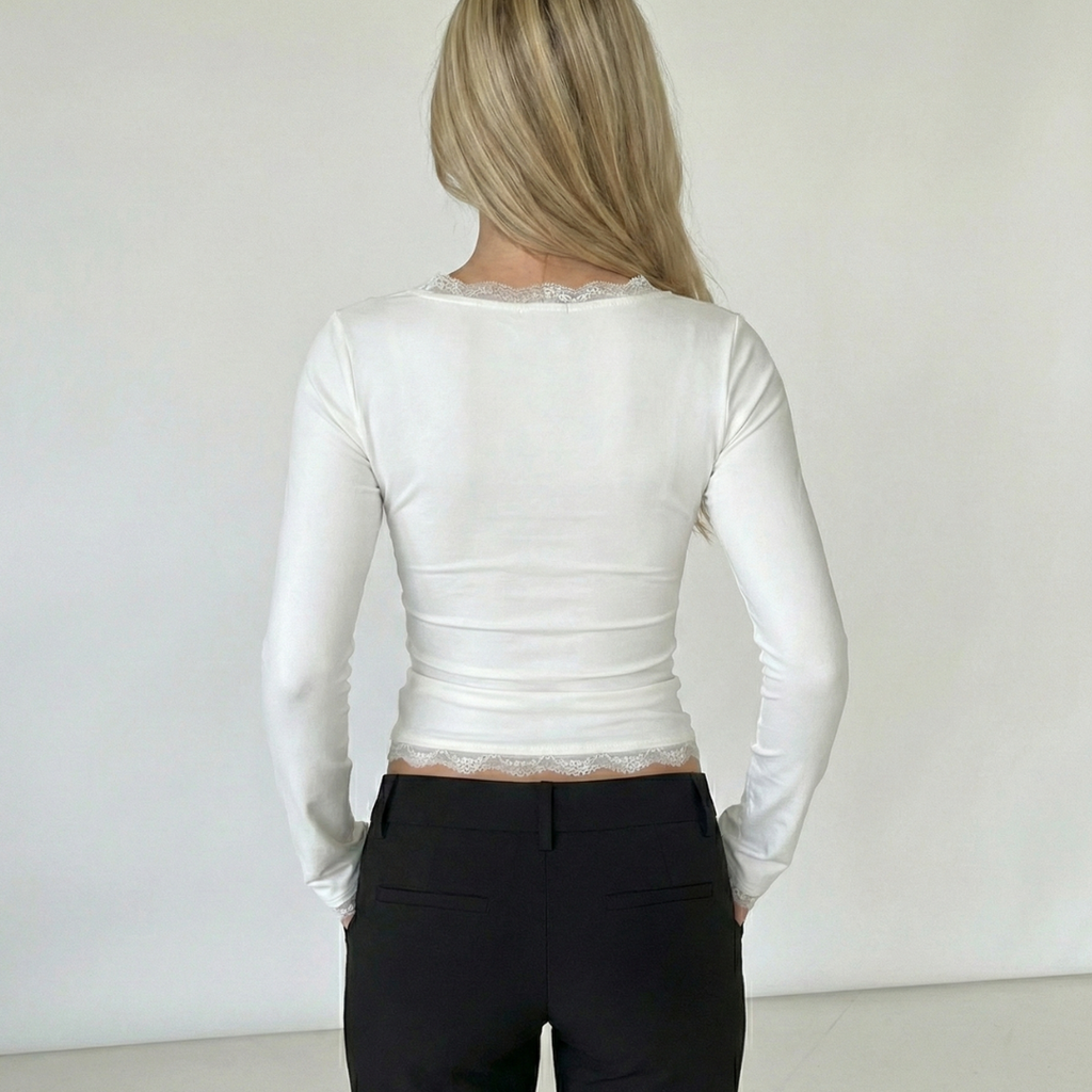 AMARA | Top a maniche lunghe con pizzo