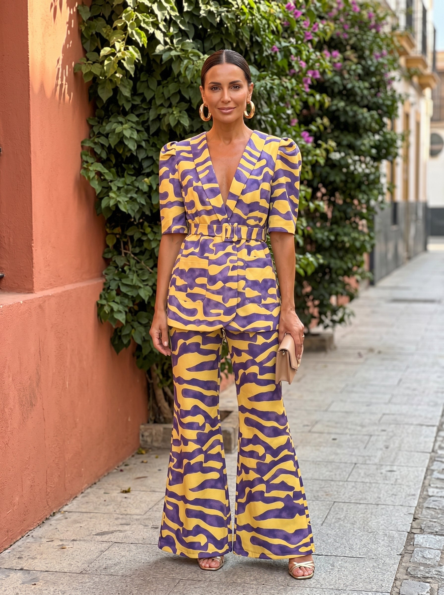 Lavinia | Completo con blazer peplo fluido e pantaloni palazzo