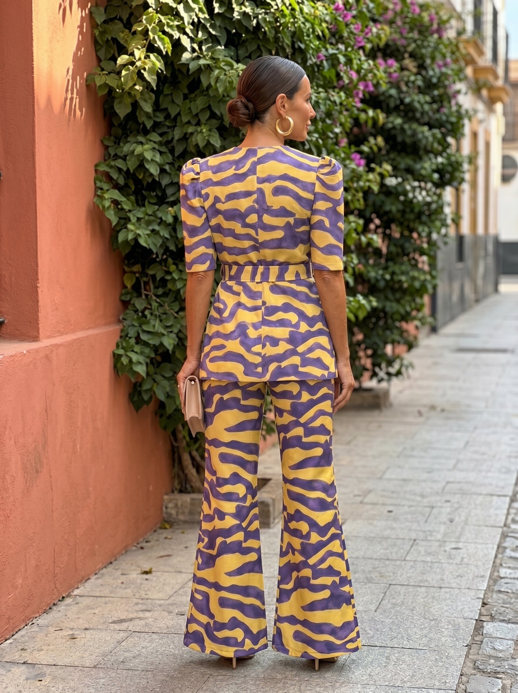 Lavinia | Completo con blazer peplo fluido e pantaloni palazzo