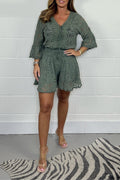 Set corto in pizzo con scollo a V