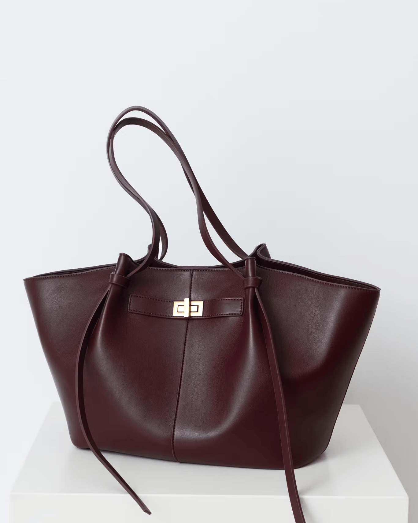 ARIA | Borsa Luxe Curve: l'accessorio che dice tutto