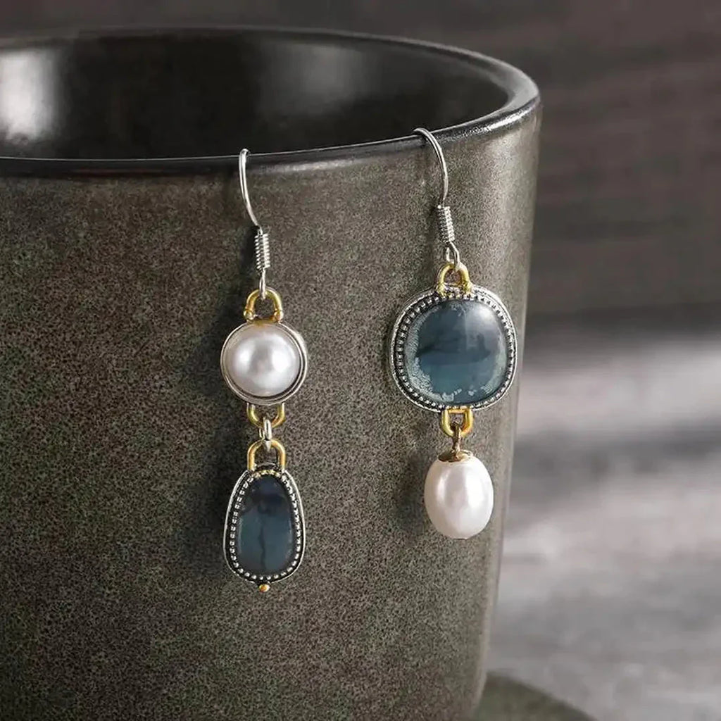 Orecchini pendenti vintage con perle e pietra blu