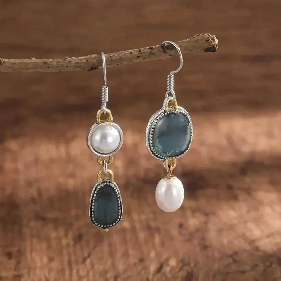 Orecchini pendenti vintage con perle e pietra blu